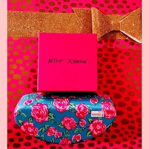 Betsey Johnson Eye Glass case NEW-Never Used